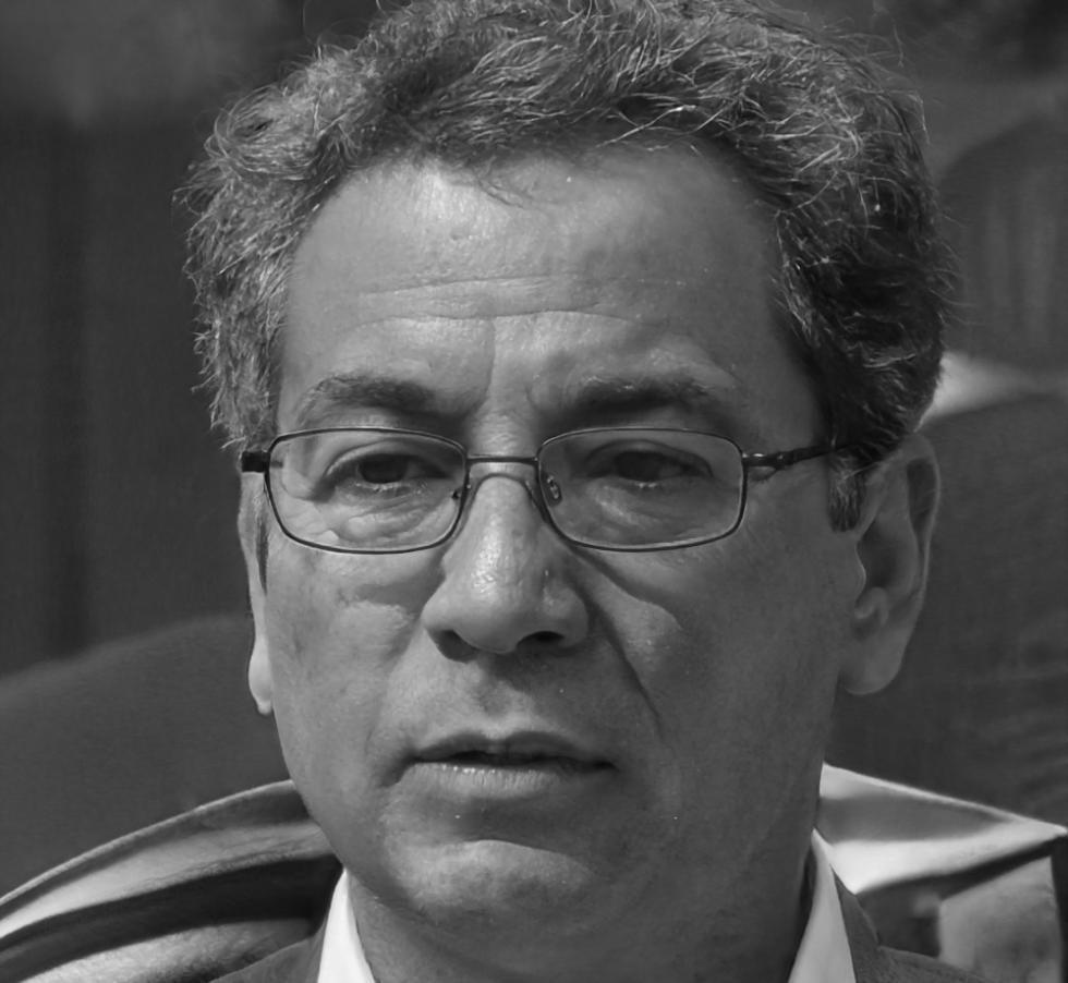 Callum Vesterinen in consultation setting discussing financial perspectives